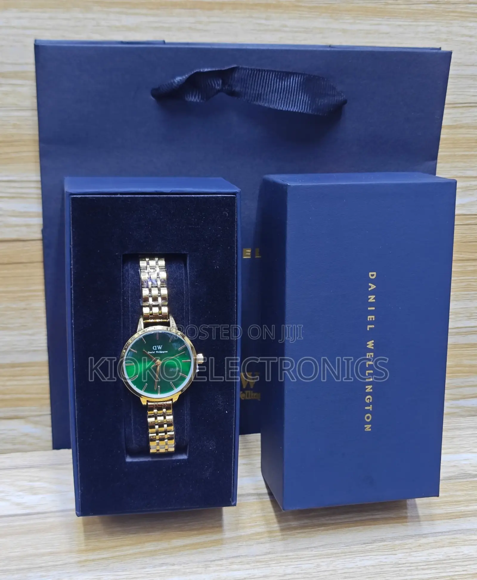 ( Dw) Daniel Wellington