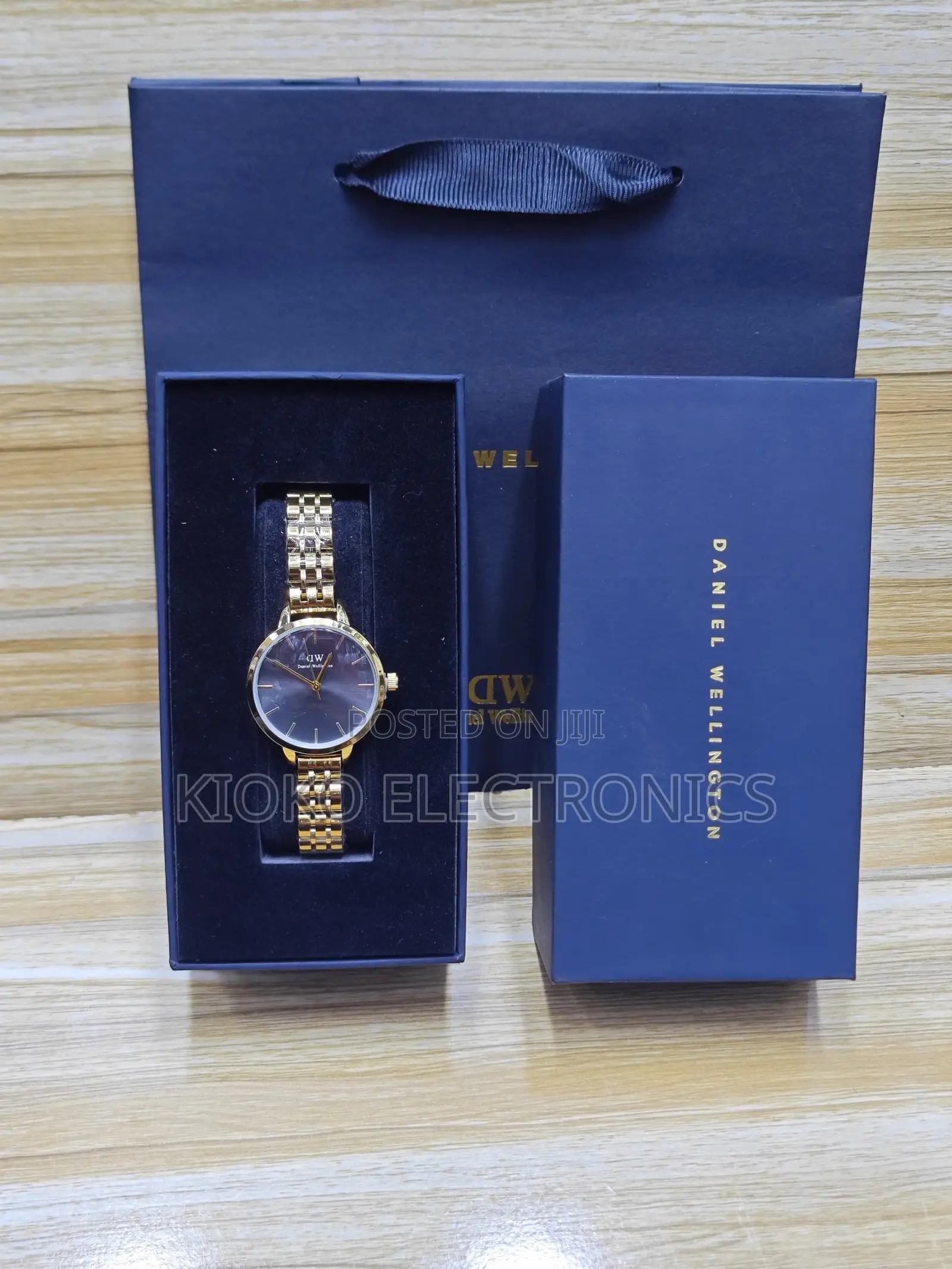 ( Dw) Daniel Wellington