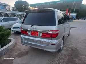 Toyota Alphard 2.4 Petrol AWD 2005 Silver