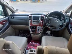 Toyota Alphard 2.4 Petrol AWD 2005 Silver