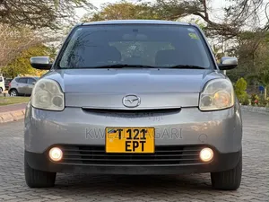 Mazda Verisa 2004 Gray