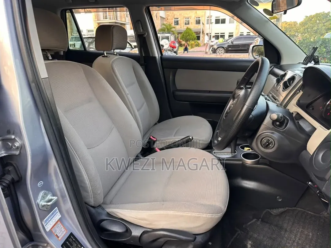 Mazda Verisa 2004 Gray