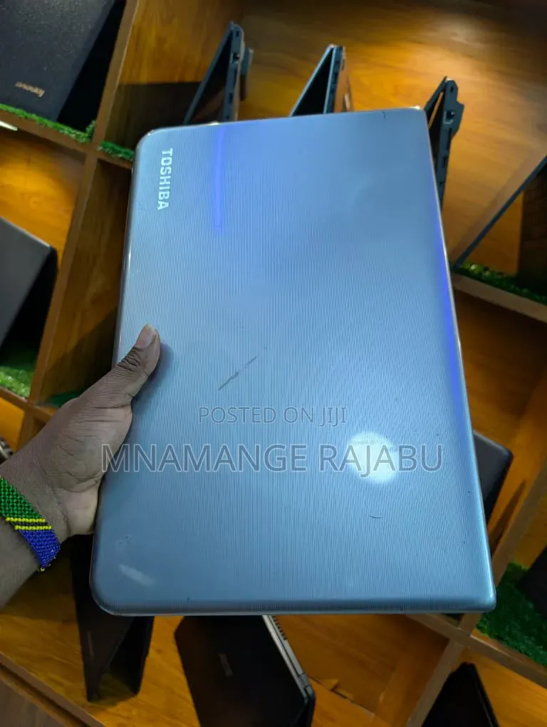 Laptop Toshiba A30 8GB Intel Core i7 HDD 320GB