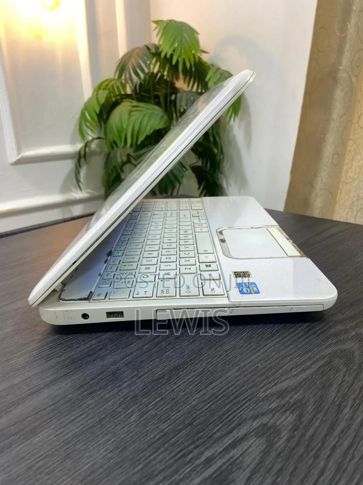 Laptop Toshiba Satellite C650D 4GB Intel Core i5 HDD 500GB