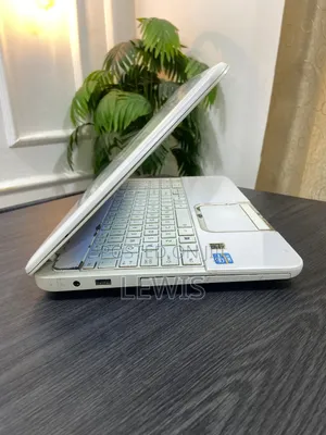 Laptop Toshiba Satellite C650D 4GB Intel Core i5 HDD 500GB