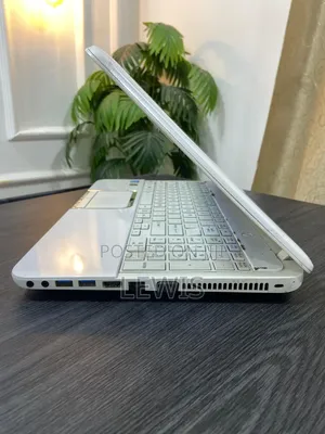 Laptop Toshiba Satellite C650D 4GB Intel Core i5 HDD 500GB