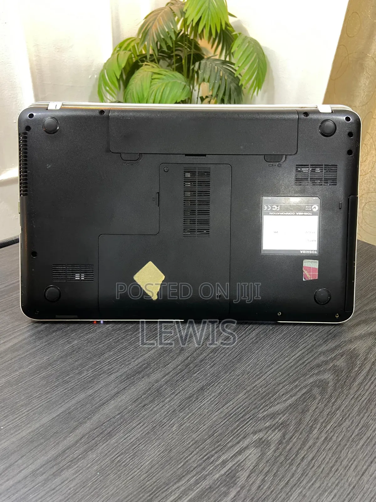 Laptop Toshiba Satellite C650D 4GB Intel Core i5 HDD 500GB