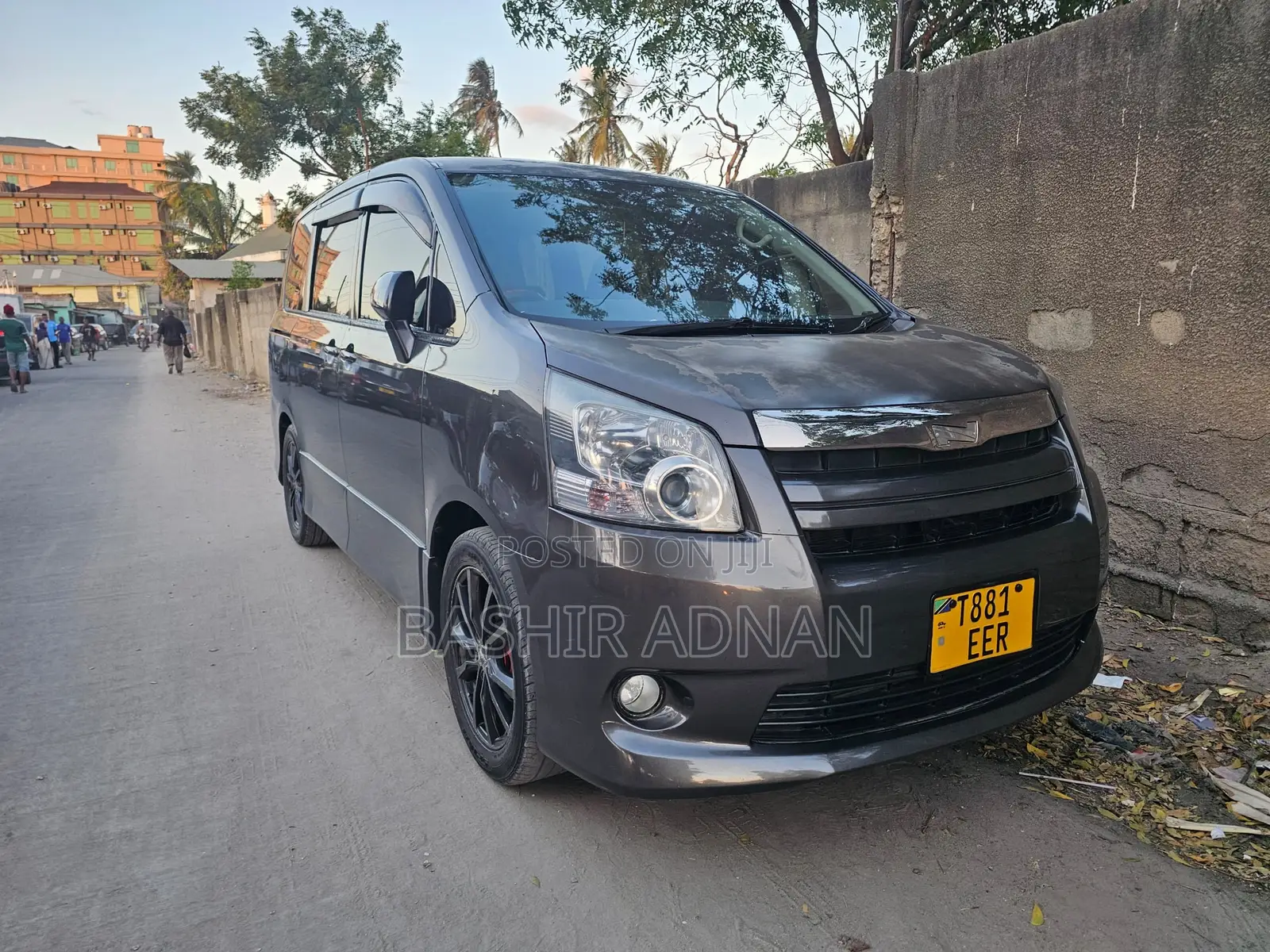 Toyota Noah 2008 Gray