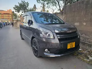 Toyota Noah 2008 Gray