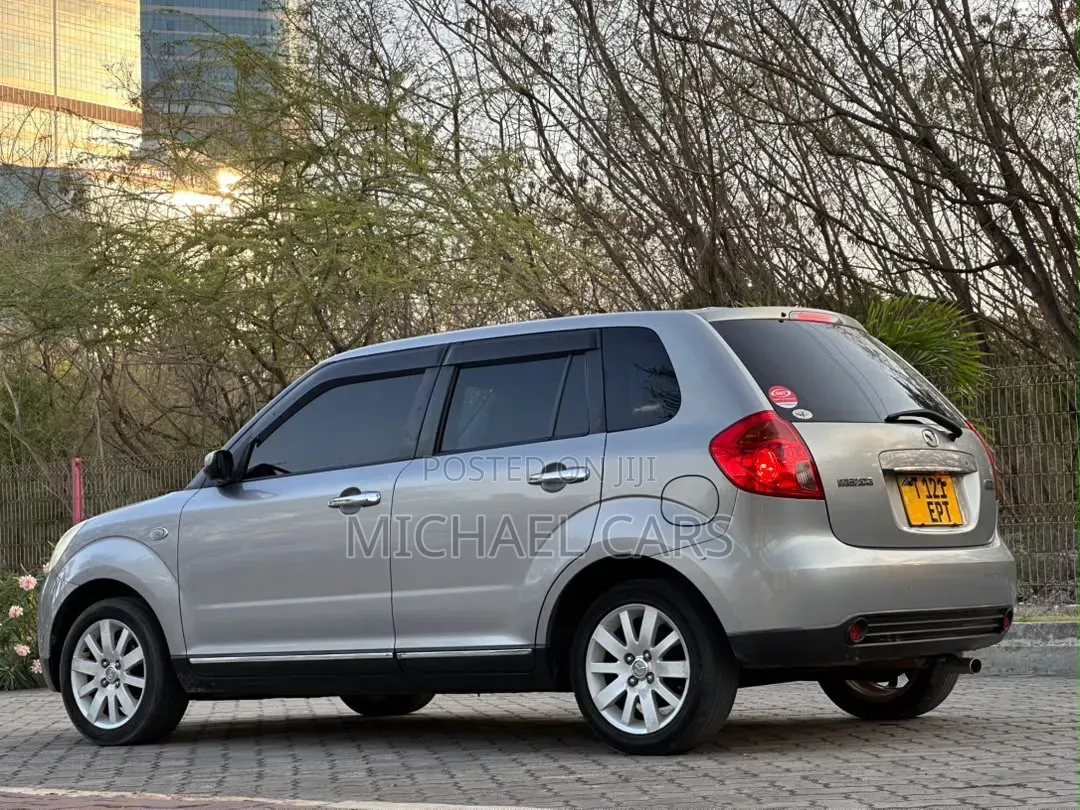 Mazda Verisa 2004 Silver