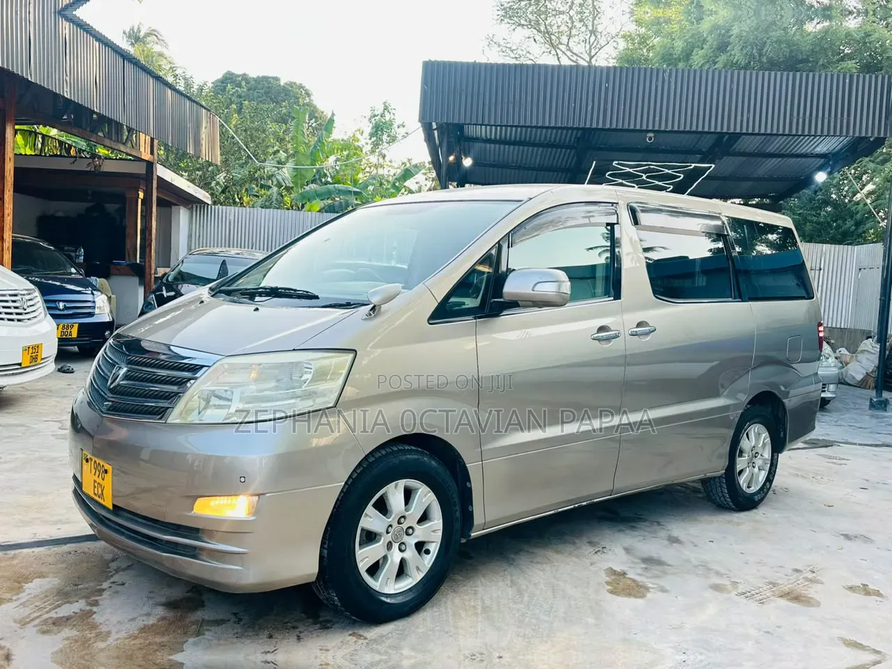 Toyota Alphard 2006 Beige