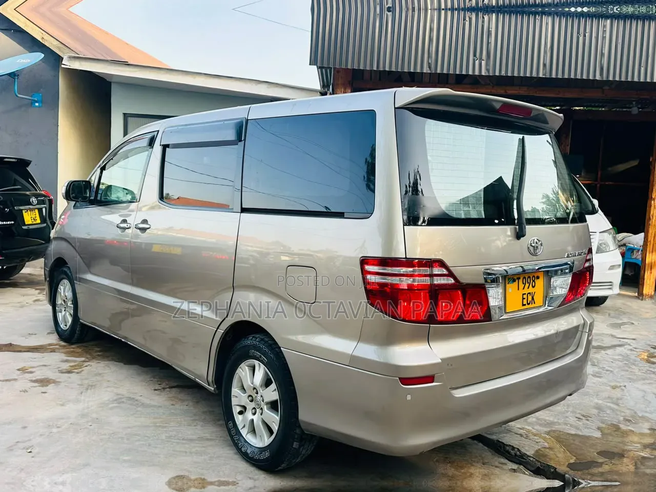 Toyota Alphard 2006 Beige