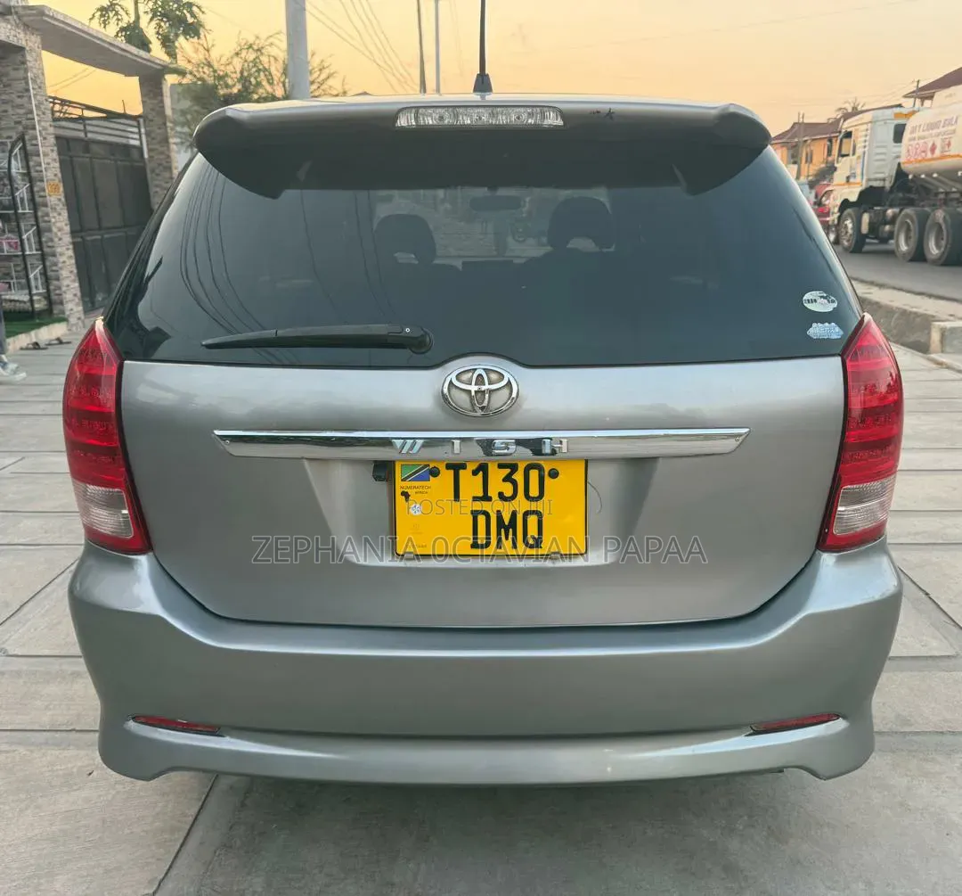 Toyota Wish 2006 Gray