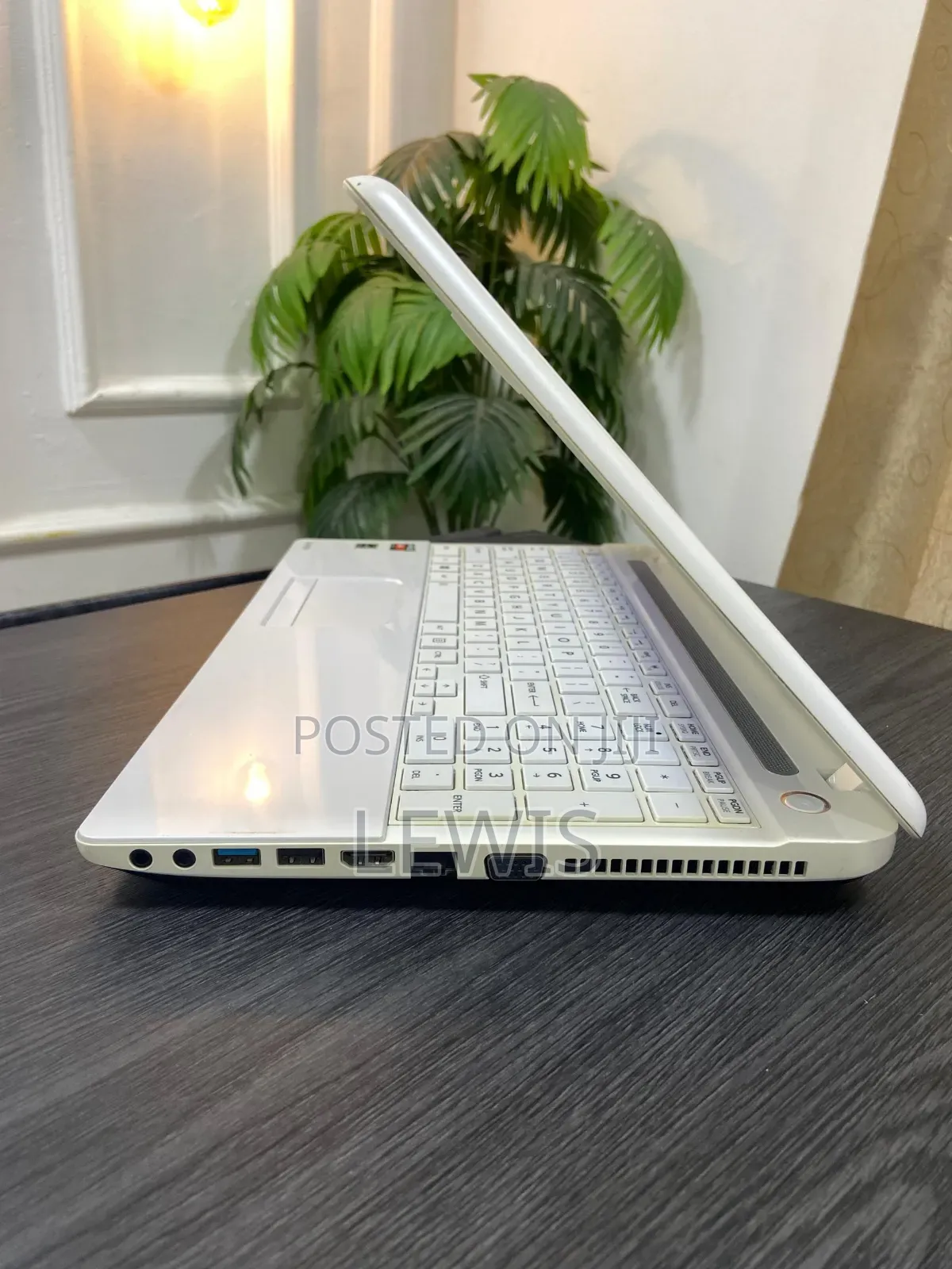Laptop Toshiba Satellite C50 8GB AMD A4 HDD 500GB