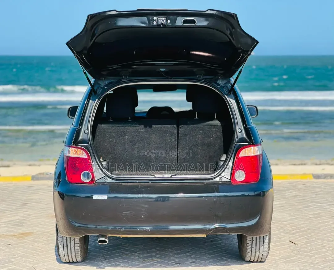Toyota IST 2006 Black