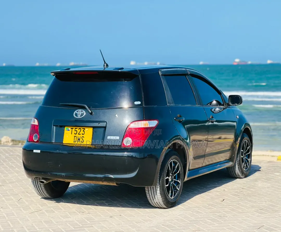Toyota IST 2006 Black