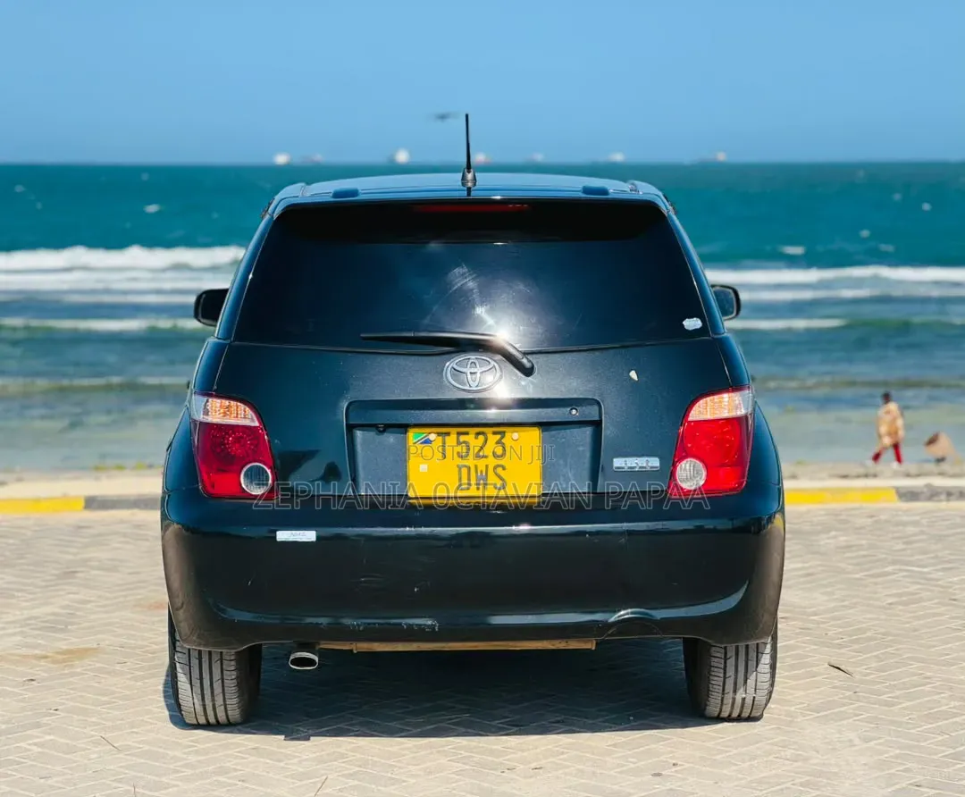 Toyota IST 2006 Black