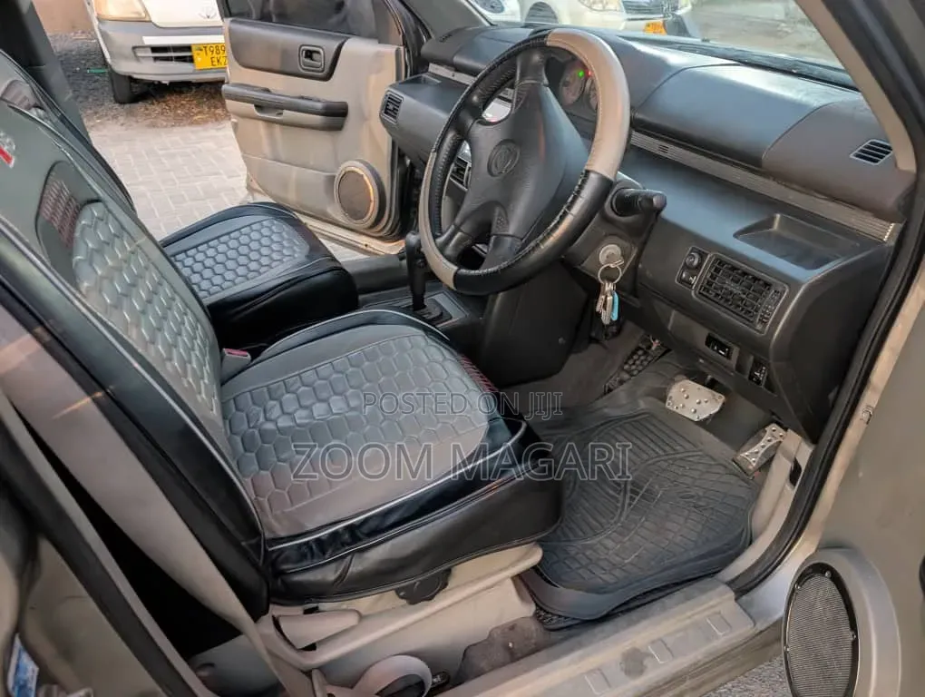 Nissan X-Trail 2002 Gray
