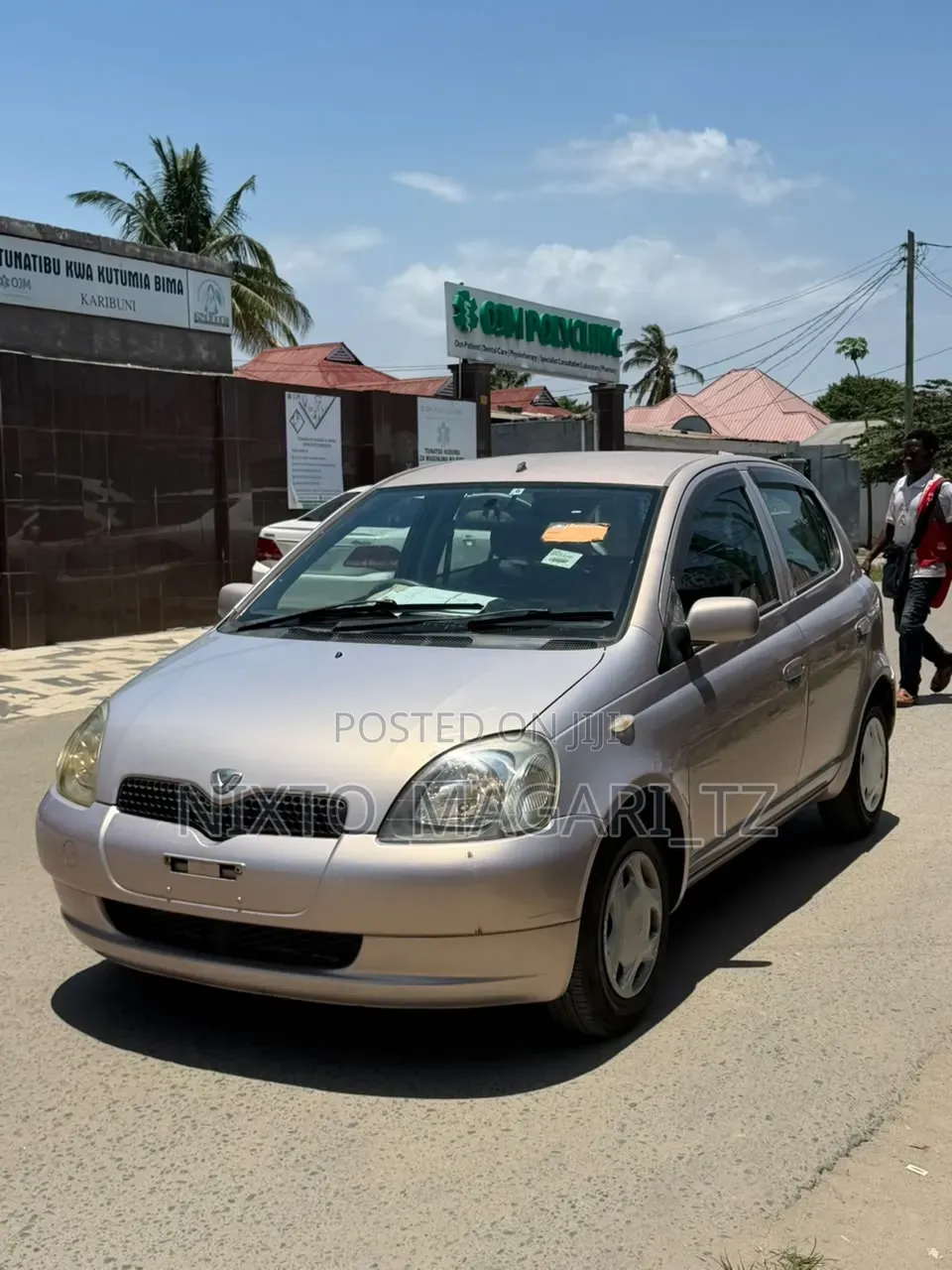 Toyota Vitz 2001 Pink
