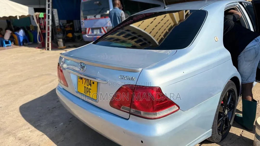 Toyota Crown 2003 Silver