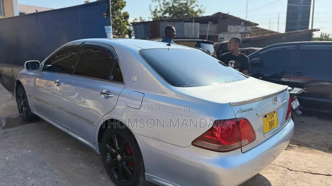 Toyota Crown 2003 Silver