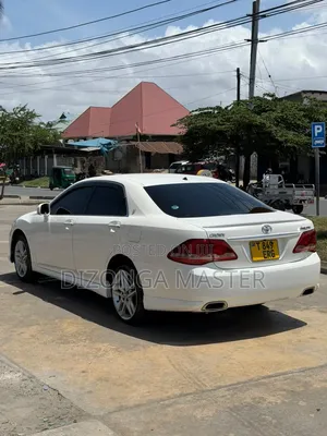 Toyota Crown 2009 White