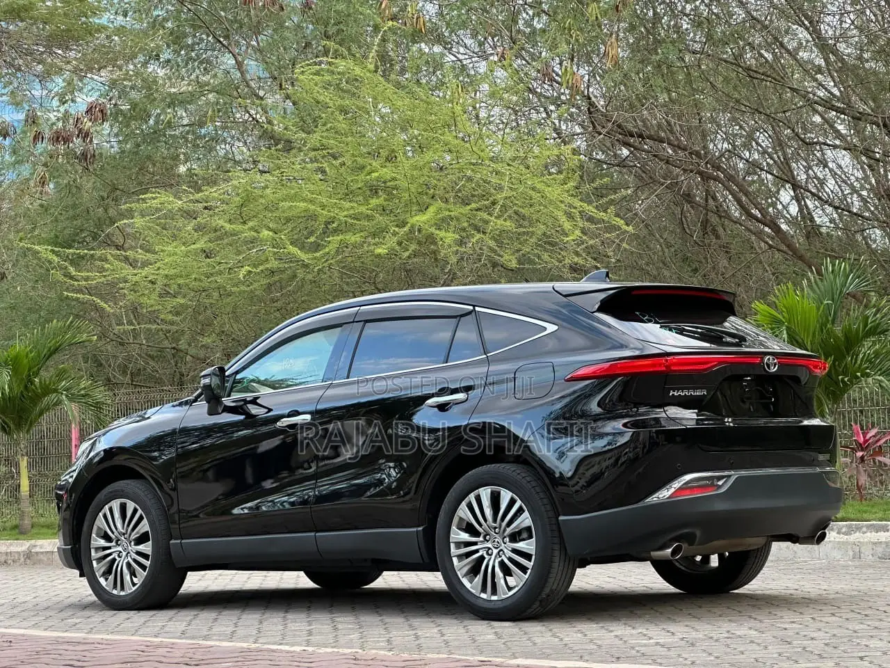 Toyota Harrier 2.0 2020 Black