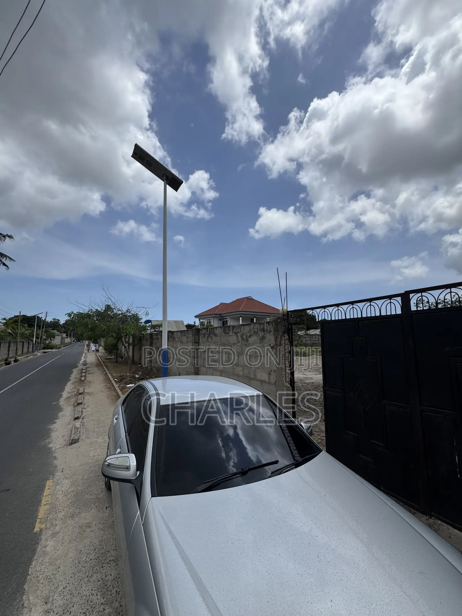 Yadi Ya Kulaza Magari Inakodishwa