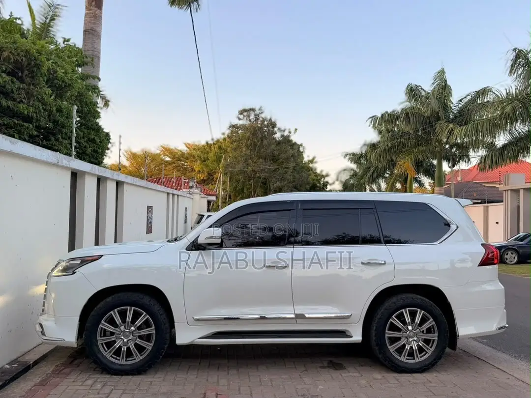 Lexus LS 2017 White