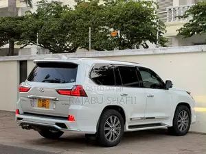 Lexus LS 2017 White