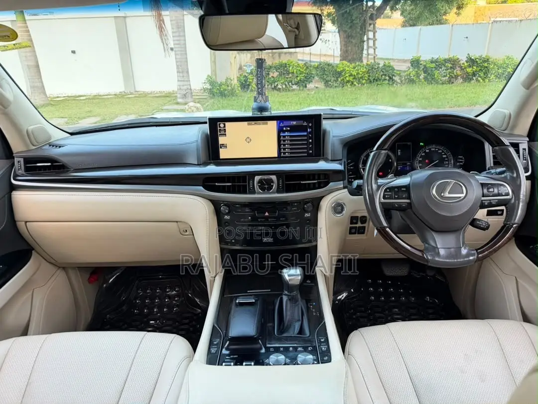 Lexus LS 2017 White
