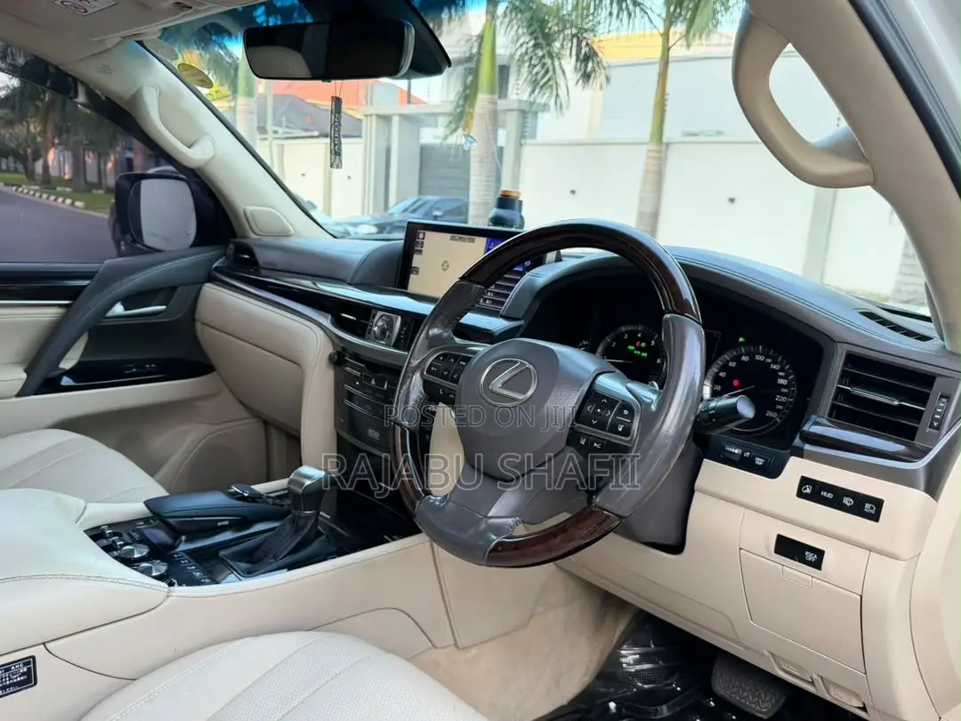 Lexus LS 2017 White