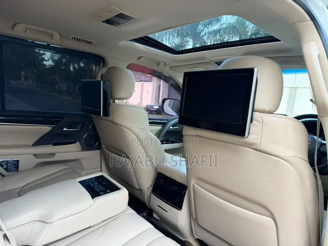 Lexus LS 2017 White