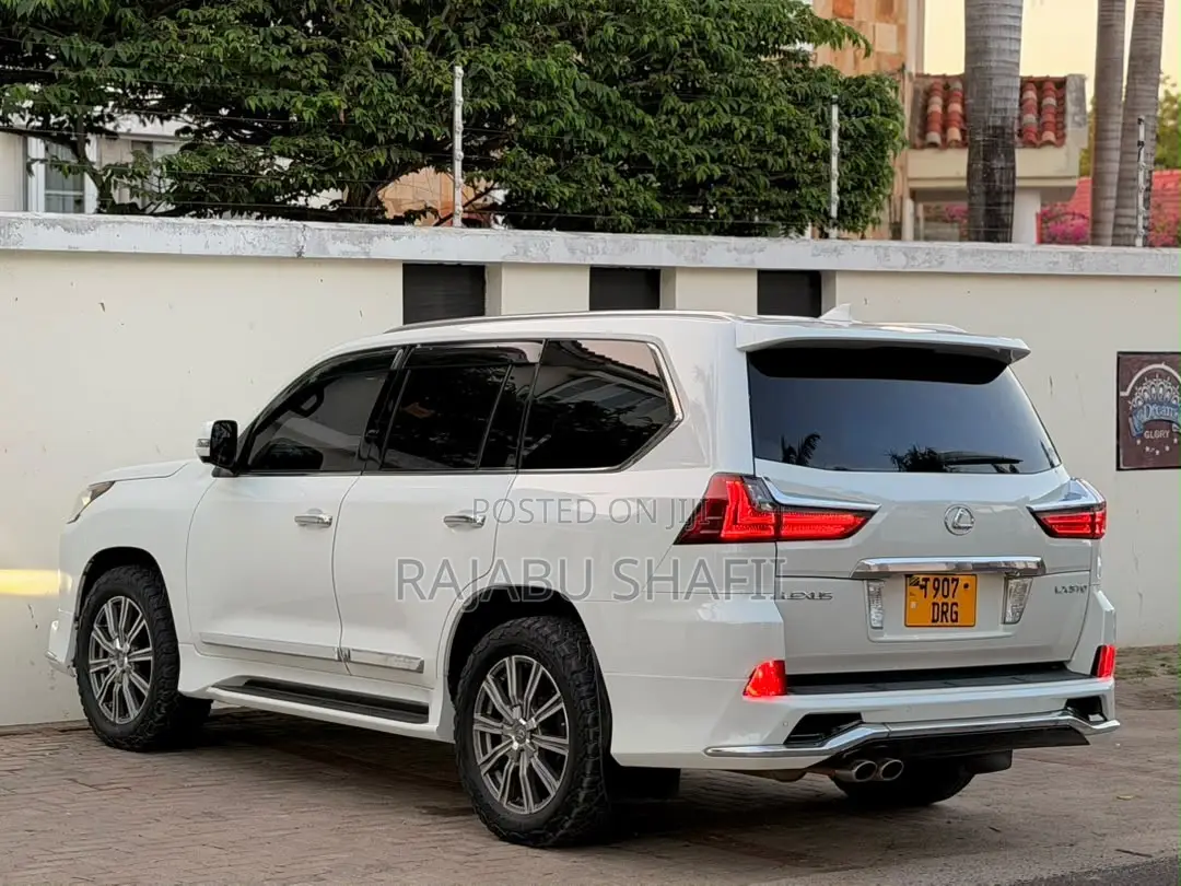 Lexus LS 2017 White