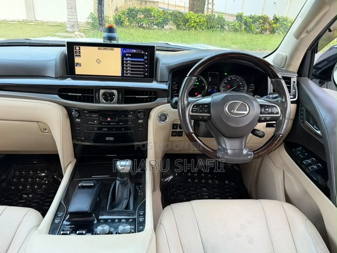 Lexus LS 2017 White