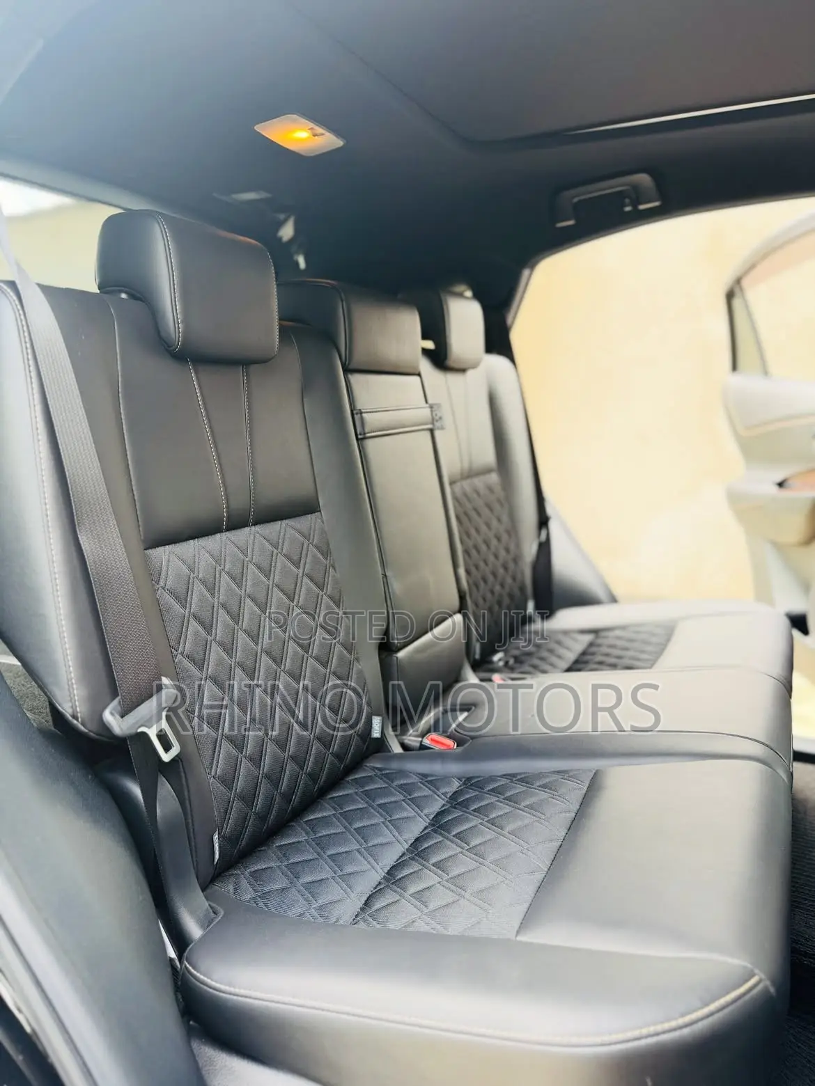 Toyota Harrier 2.0 4WD 2015 Black
