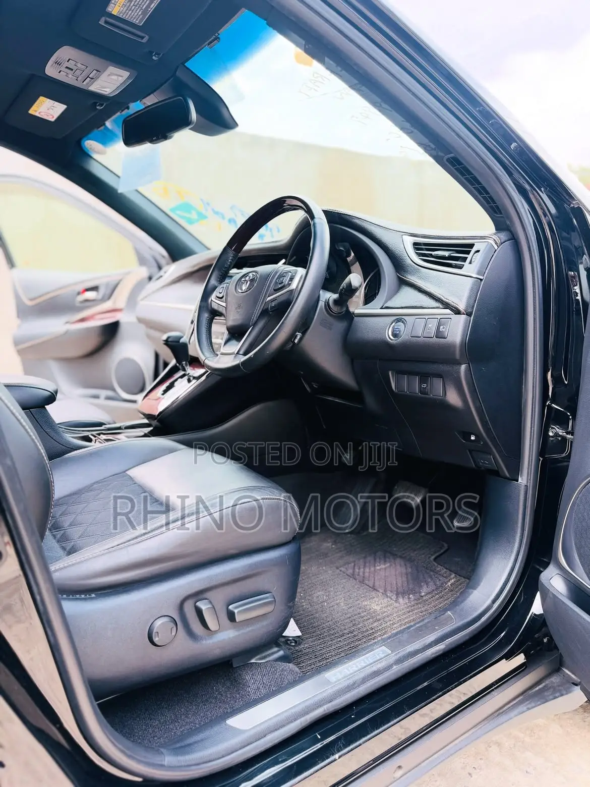 Toyota Harrier 2.0 4WD 2015 Black