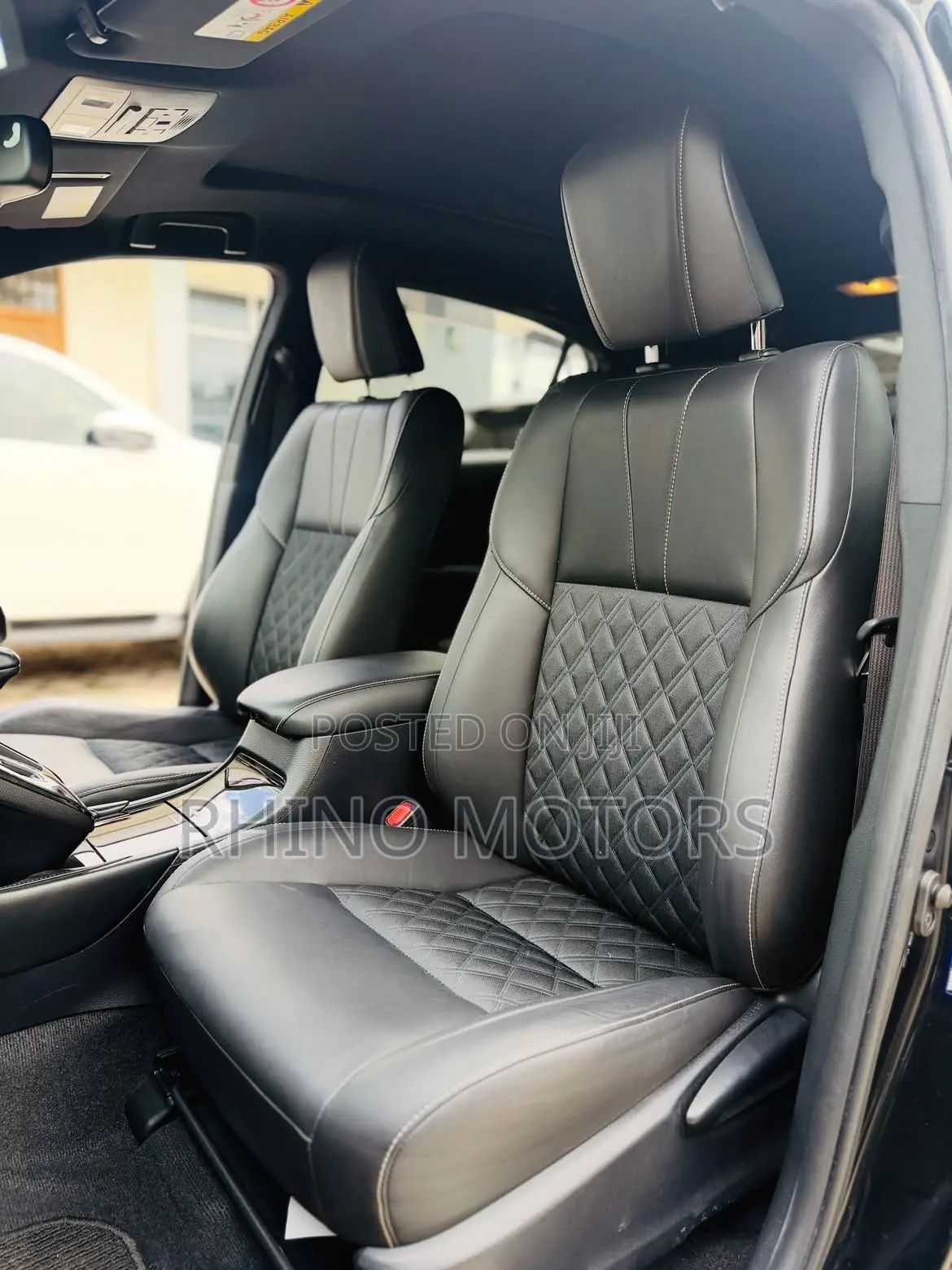 Toyota Harrier 2.0 4WD 2015 Black
