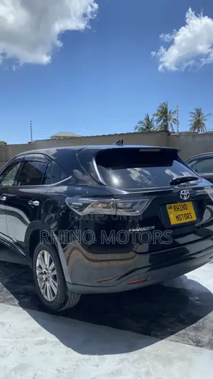 Toyota Harrier 2.0 4WD 2015 Black