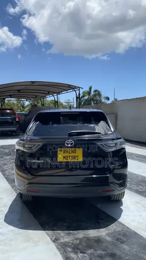 Toyota Harrier 2.0 4WD 2015 Black