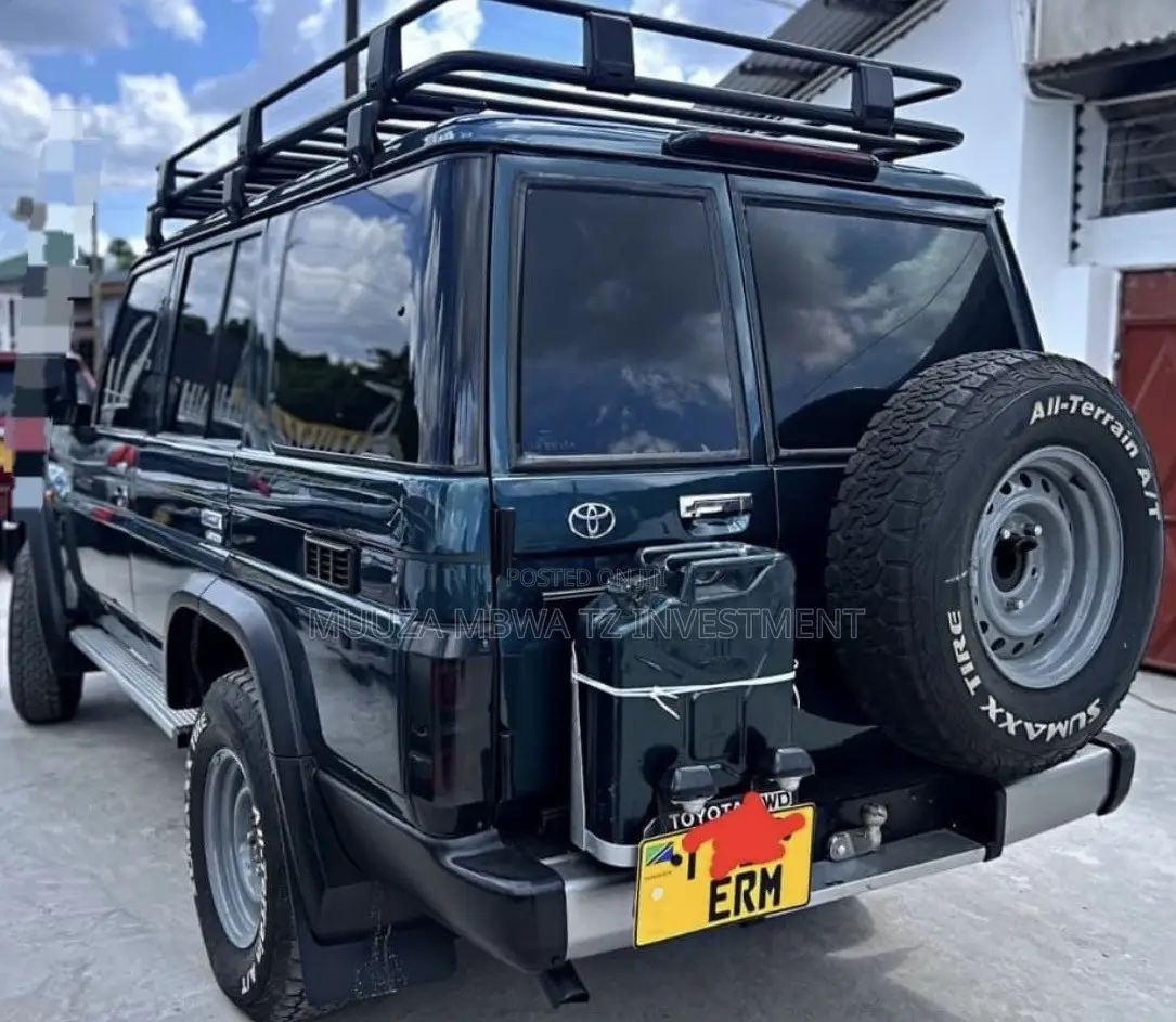 Toyota Land Cruiser 76 Series 2024 Green