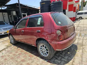 Toyota Starlet 2000 Red