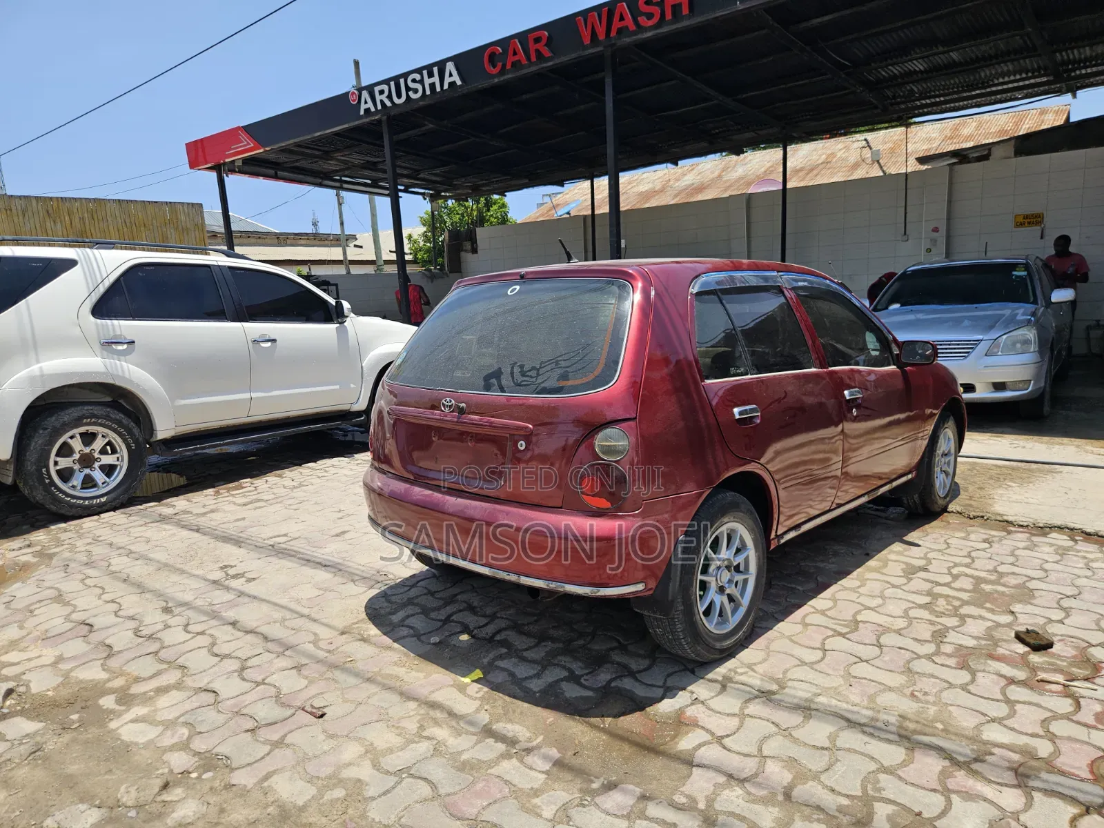 Toyota Starlet 2000 Red