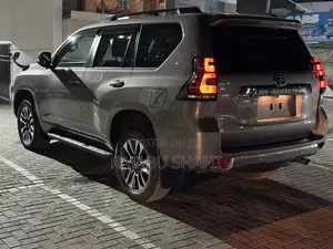 Toyota Land Cruiser Prado 2.7 2022 Beige