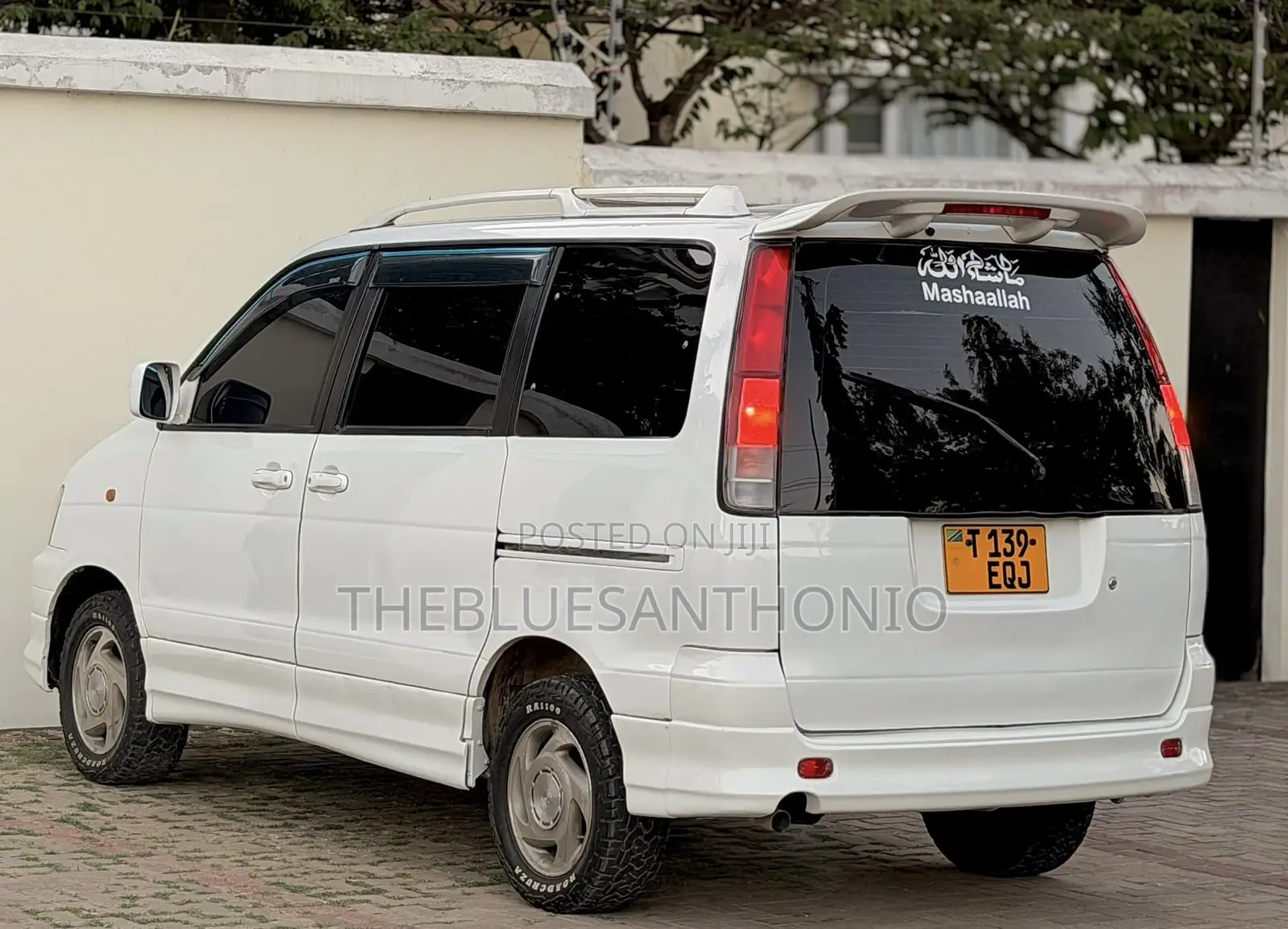 Toyota Noah 2.0 AWD (8 Seater) 2001 Pearl