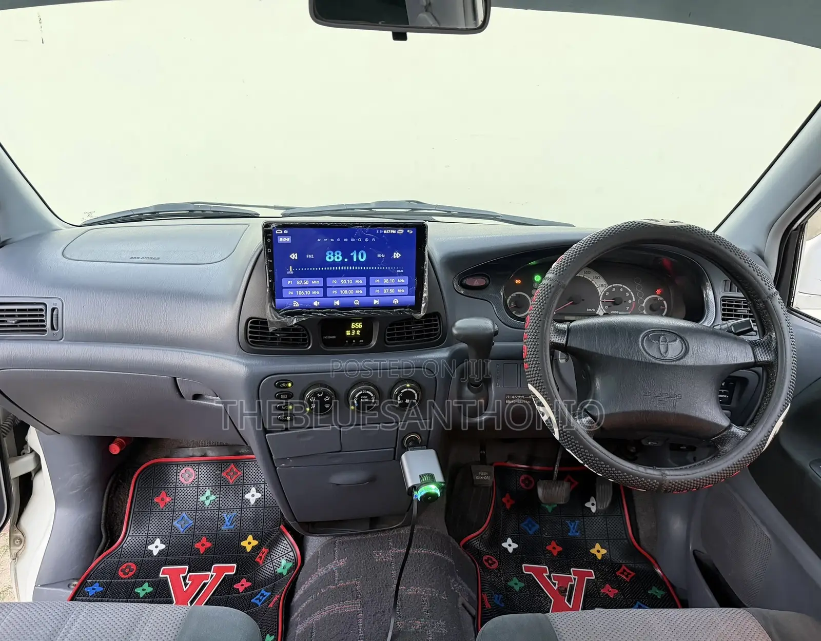 Toyota Noah 2.0 AWD (8 Seater) 2001 Pearl