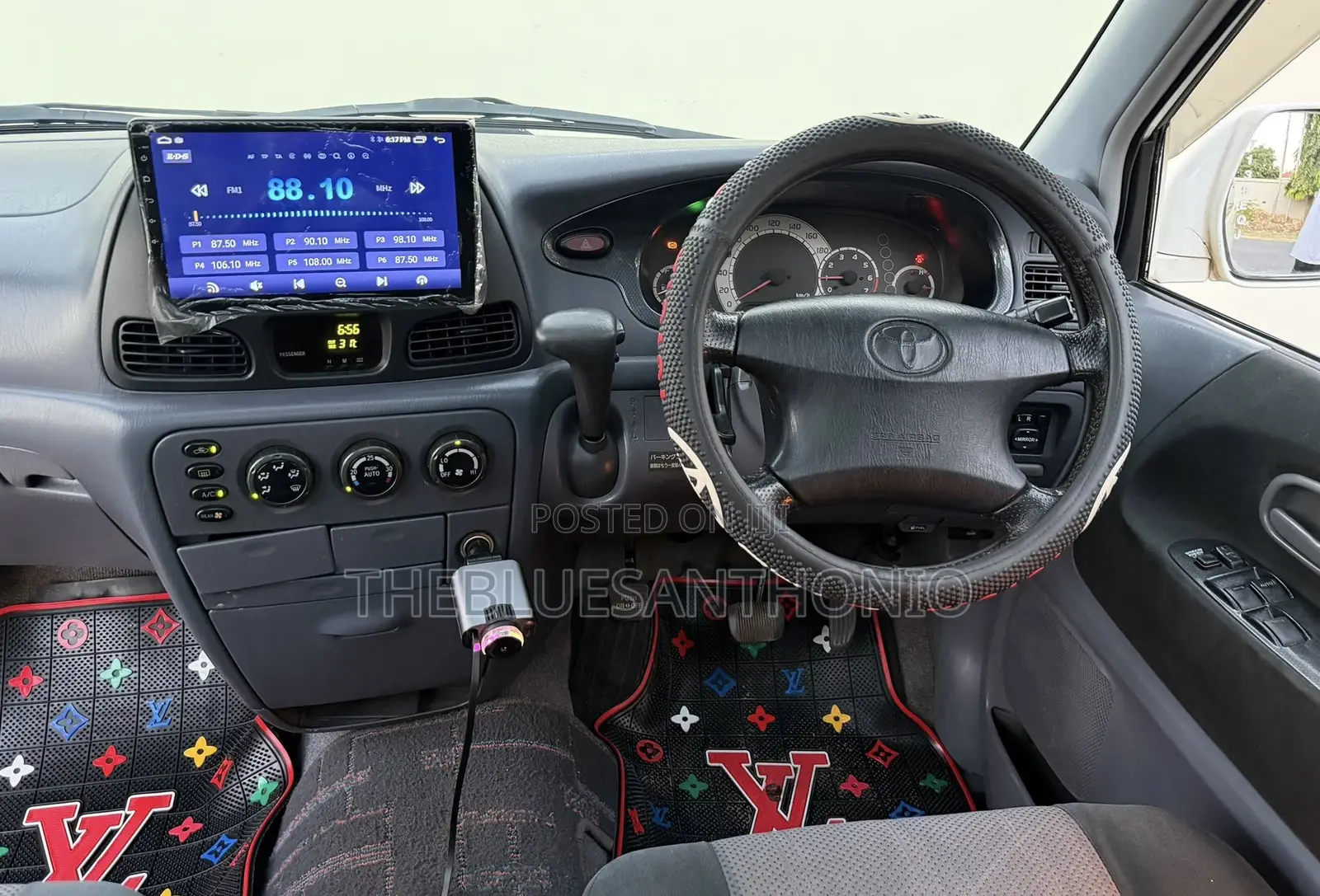 Toyota Noah 2.0 AWD (8 Seater) 2001 Pearl