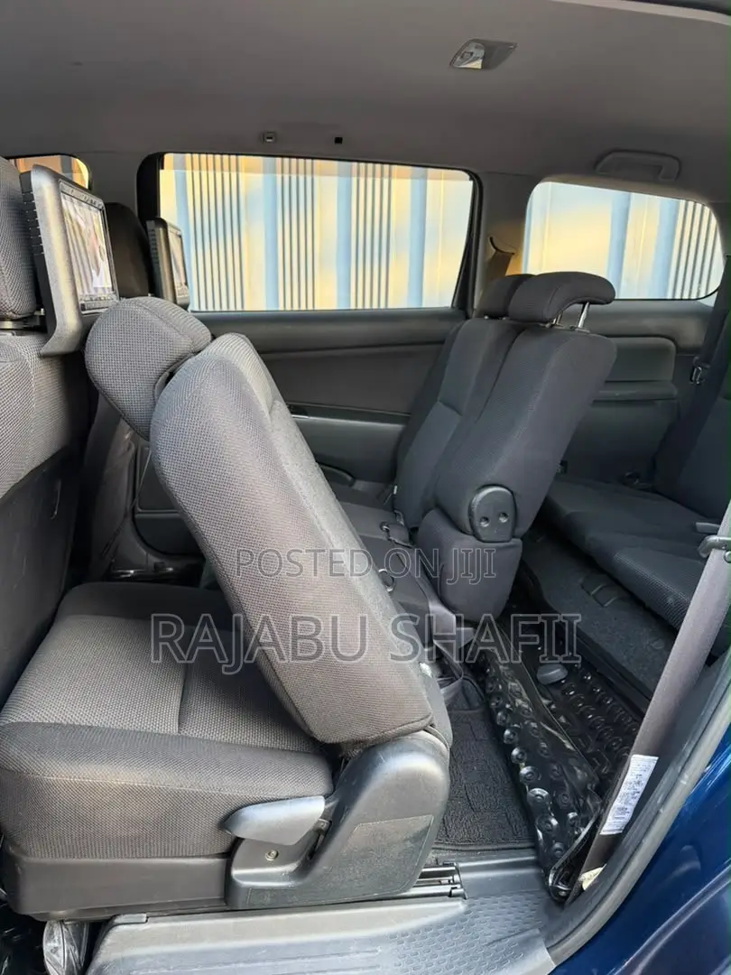 Toyota Wish 2005 Blue