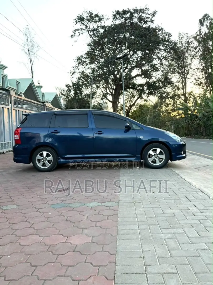 Toyota Wish 2005 Blue