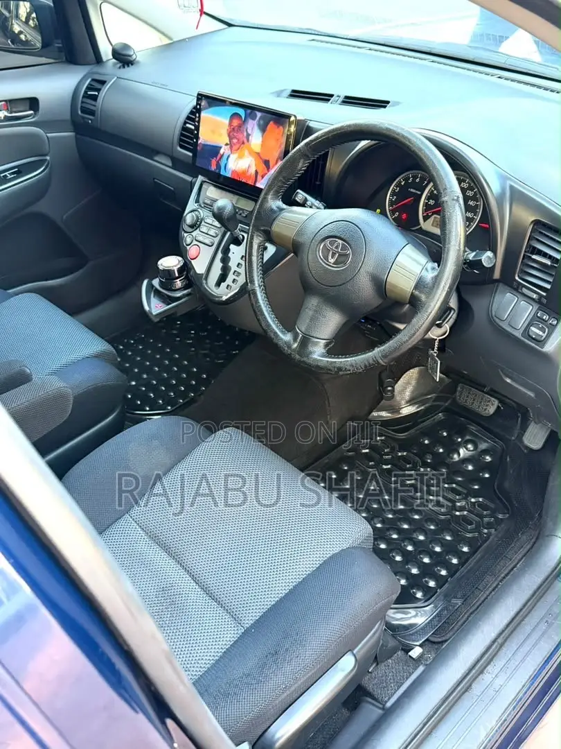 Toyota Wish 2005 Blue